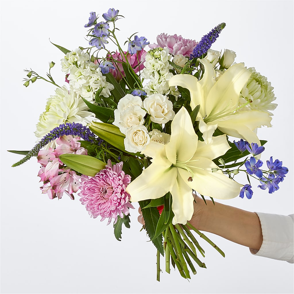 Winter Celebration Bouquet –  Buckeye Flowers, Marysville OH