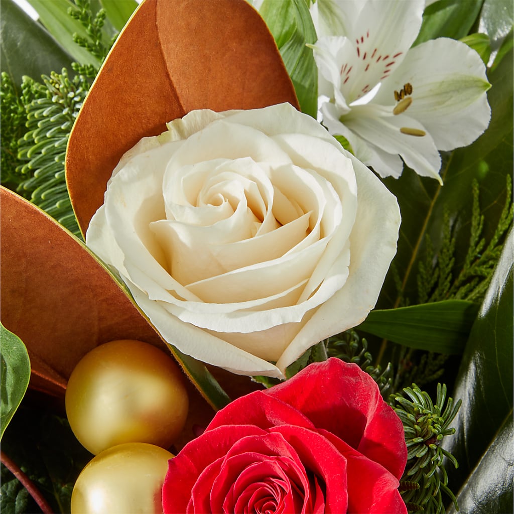 Joy & Jolly Bouquet –  Buckeye Flowers, Marysville OH