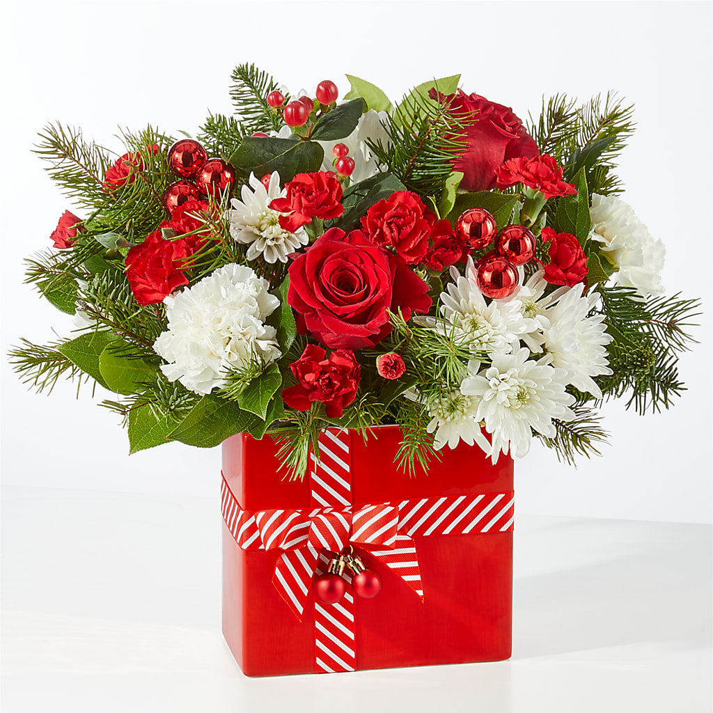 Presents Under the Tree Bouquet –  Buckeye Flowers, Marysville OH