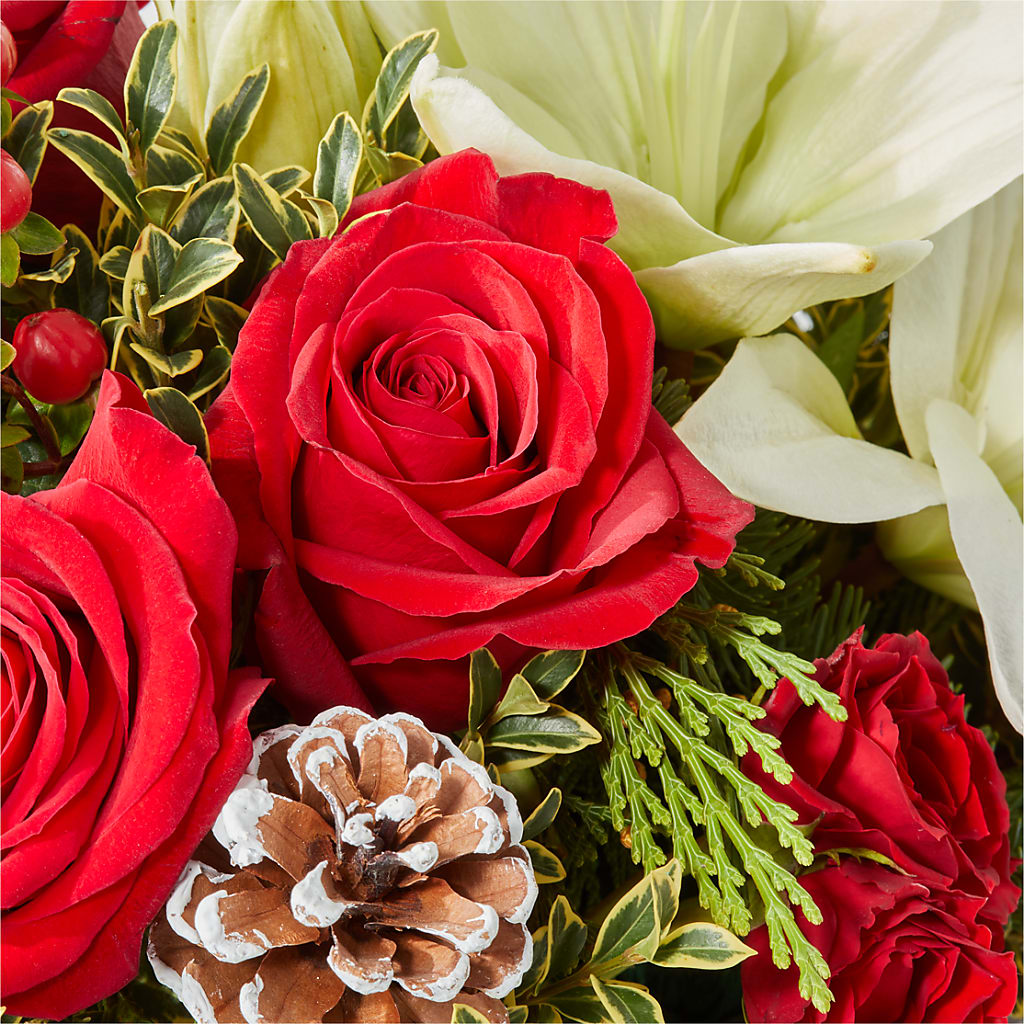 Snowy Wonderland Bouquet –  Buckeye Flowers, Marysville OH