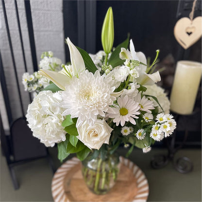 Classic Ivory – A Florist Original –  Buckeye Flowers, Marysville OH