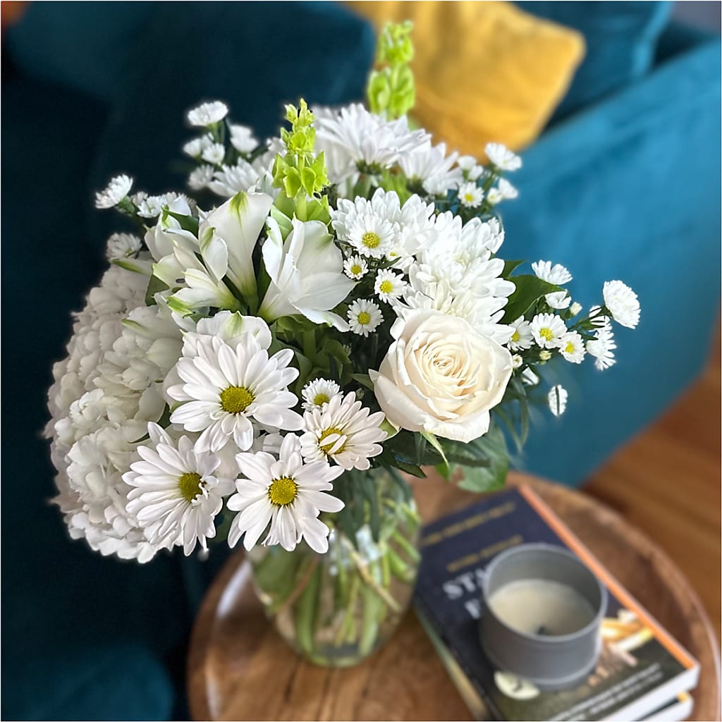 Classic Ivory – A Florist Original –  Buckeye Flowers, Marysville OH