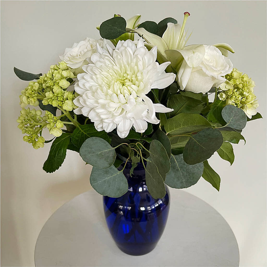Snowy Dreams Bouquet –  Buckeye Flowers, Marysville OH