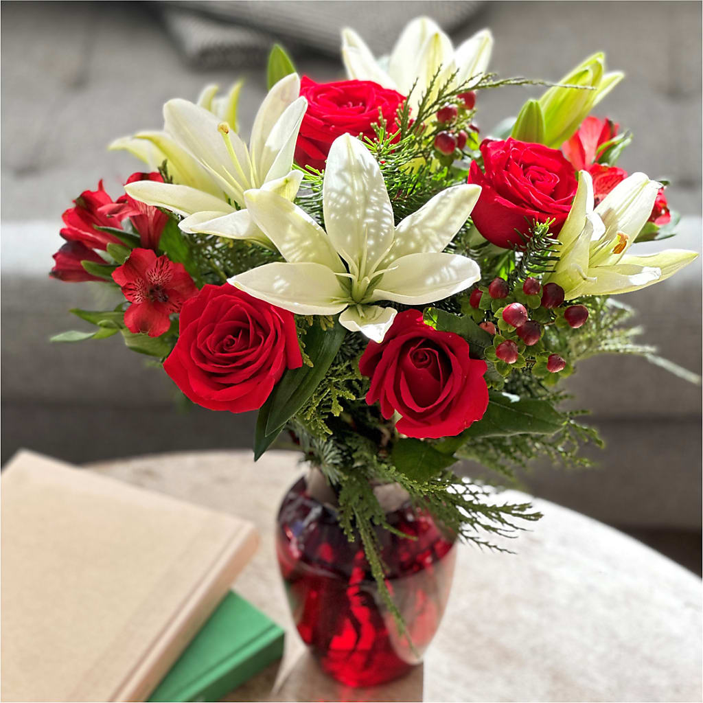 Evergreen Delight Bouquet –  Buckeye Flowers, Marysville OH